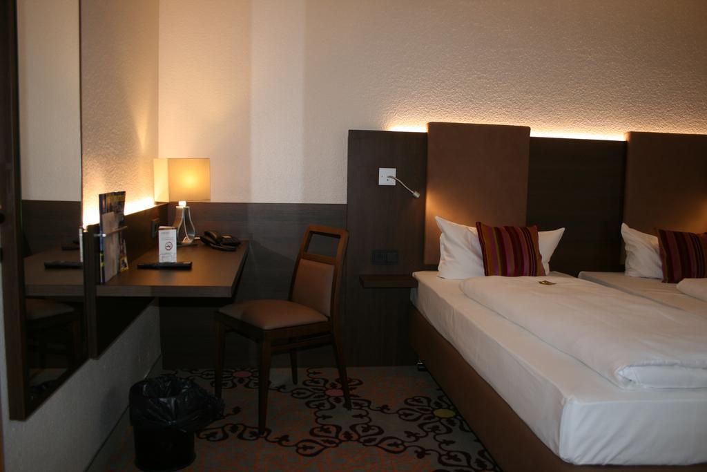 Hotel Parqeo Im A66 Gelnhausen Eksteriør bilde
